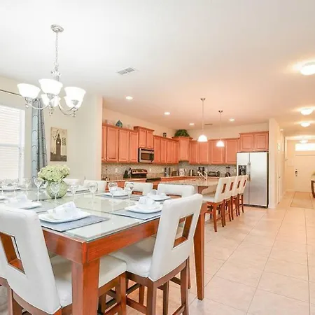 Spacious 6Br Villa Sleeps 14
